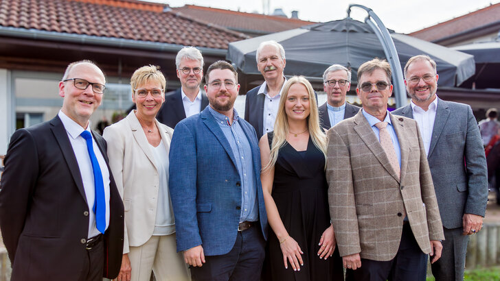 Gruppenfoto am Perthes-Haus in Holzwickede